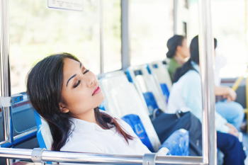 【画像】バスで睡眠